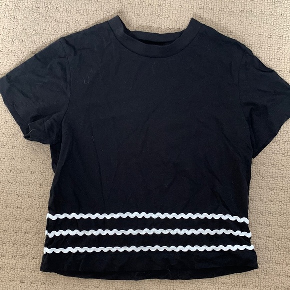 Cropped black t-shirt - Picture 1 of 3